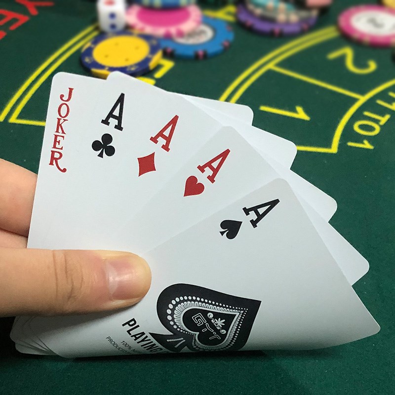 2Pcs บัตรโป๊กเกอร์พลาสติก100%  - Board Game Viral บทวิจารณ์และราคา